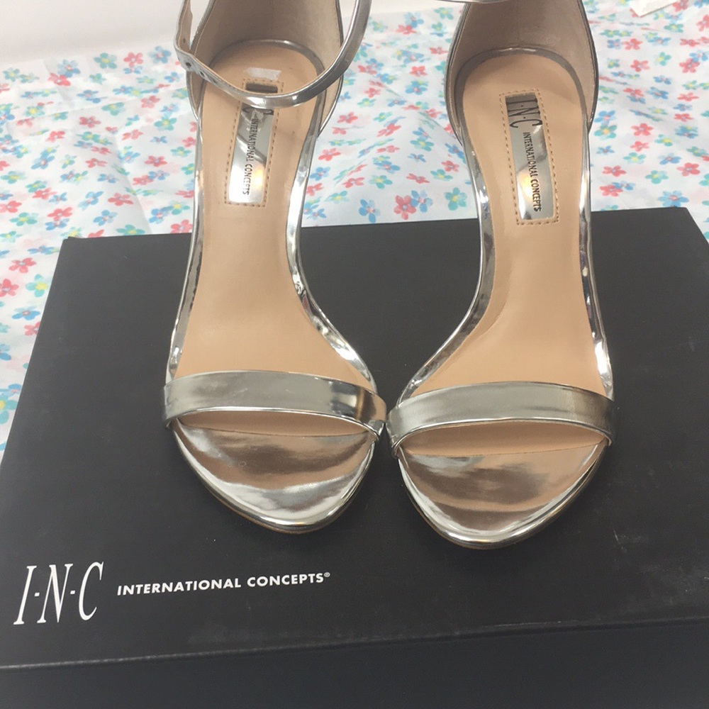 International concepts roriee open toe heel